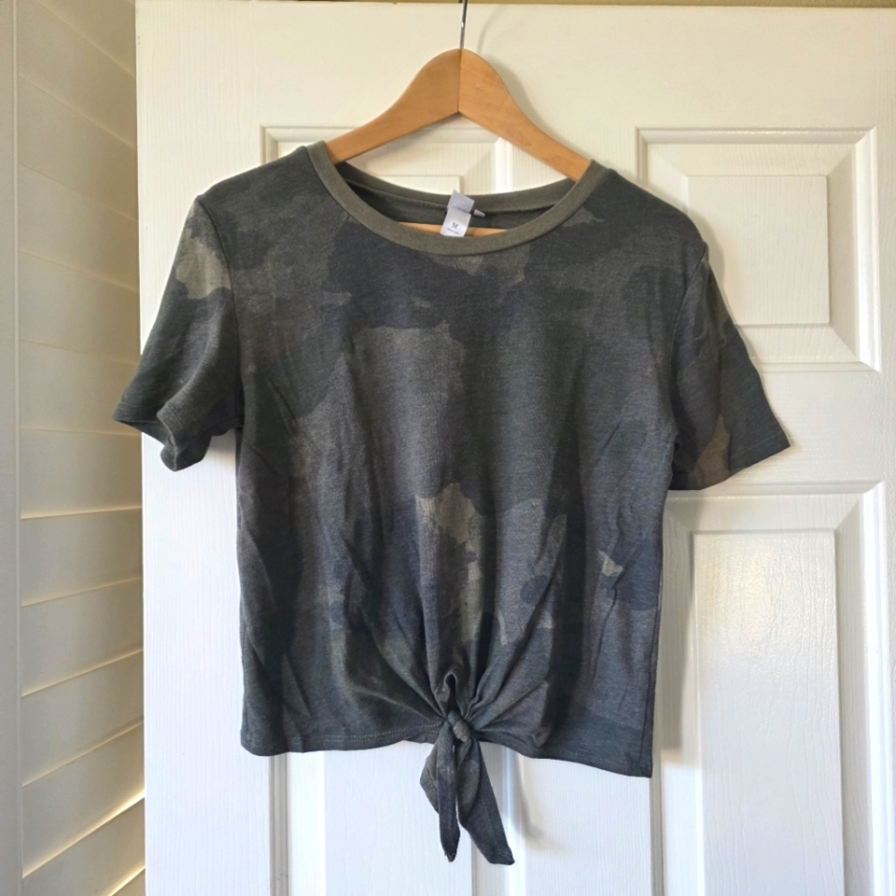 Camouflage Tie-Front Women's Top M